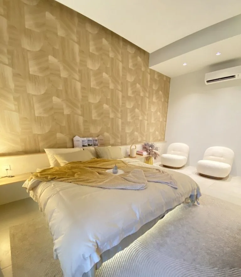 Master bedroom, Klemeru 2 double-storey terrace